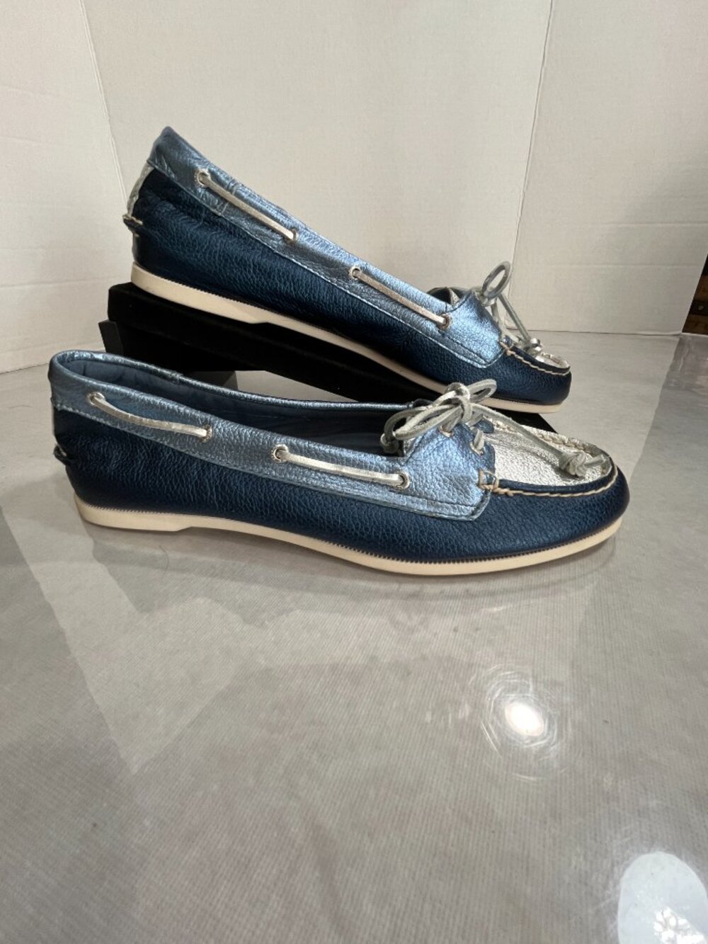 Sperry Top-Sider Blue Silver Metallic Leather Boat Shoes Women’s Size 8M - Picture 3 of 15